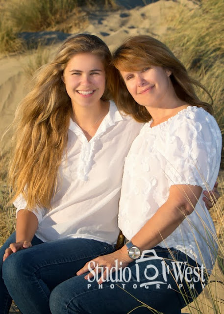 mom and daughter senior picture - beach portraits - senior portrait - atascadero - studio 101 west photography