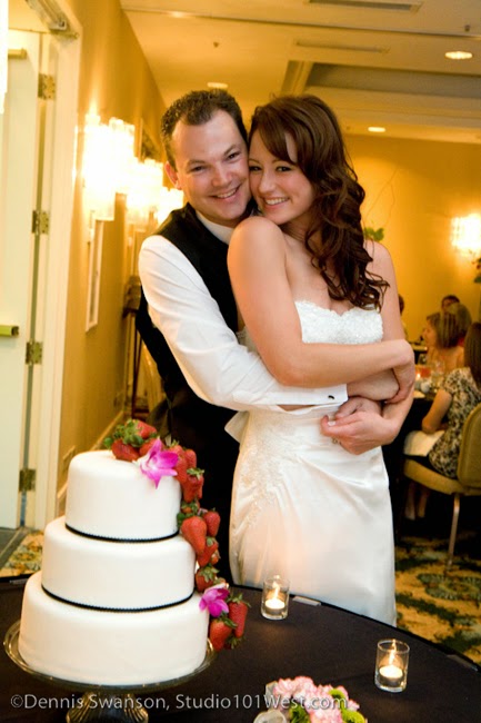 The Cliffs Resort - strawberry wedding cake - studio101west photography The Cliffs Resort, Beach wedding Venue - Central Coast Wedding - California Beach Wedding Photographer - studio 101 west