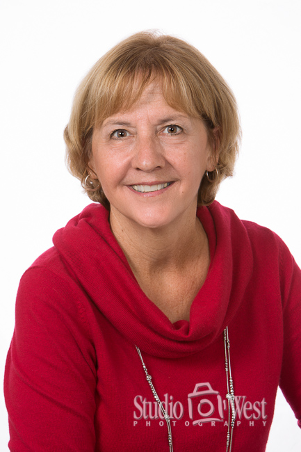 Business headshot - studio head shot - female busines portrait - Studio 101 West Headshot photographer - San Luis Obispo business portraits - Business photos in your office - Studio 101 West Photography