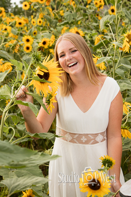 senior photoshoot in sunflowers class of 2017 - senior photos - atascadero senior photographer - Studio 101 West Photography