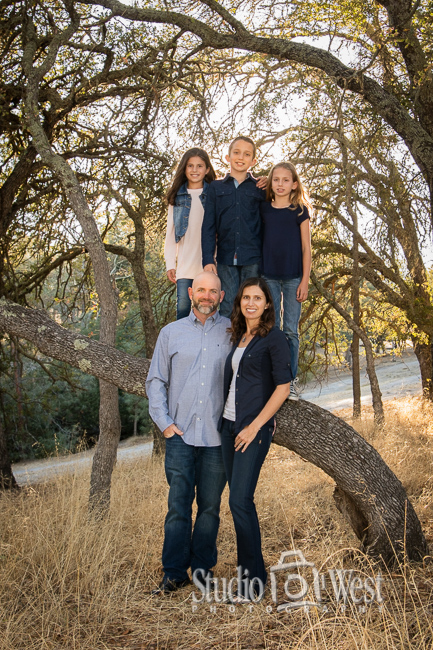 Hartford Family Oak Forest Portraits San Luis Obispo family portrait photographer - outdoor family portraits - Atascadero portrait photography - Studio 101 West Photography